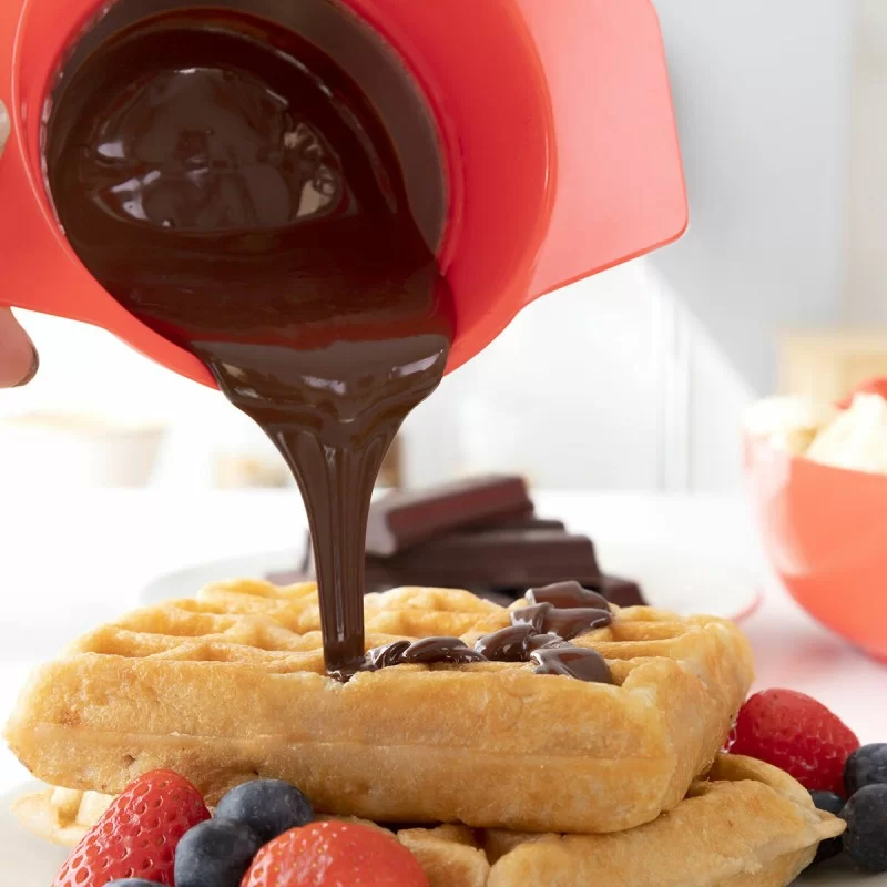 2-in 1-Jelly Bean and Chocolate Fondue Machine...