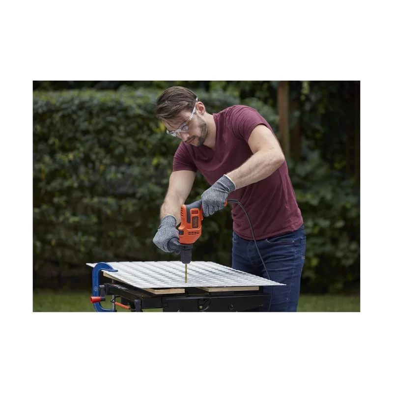 Drill and accessories set Black & Decker...