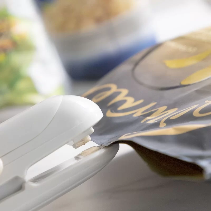 Bag Sealer with Cutter and Hanger Baseyl...