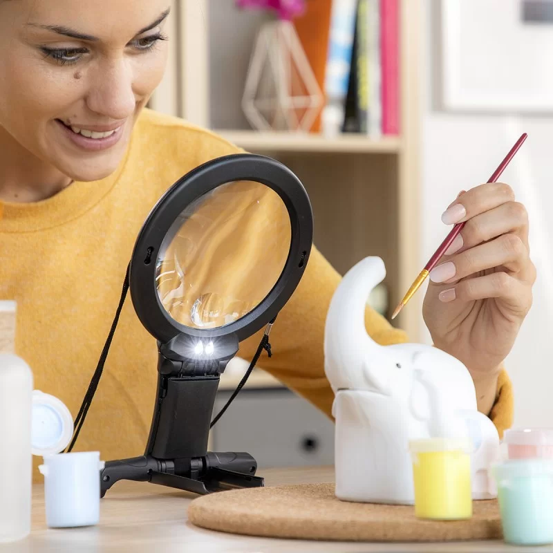 Hands-Free Magnifying Glass with LED light...