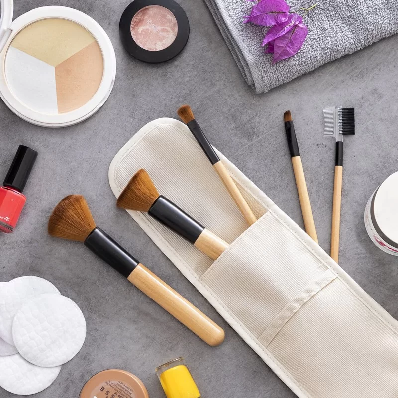 Set of Wooden Make-up Brushes with Carry Case...