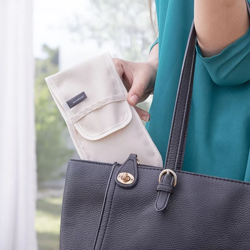 Set of Wooden Make-up Brushes with Carry Case...