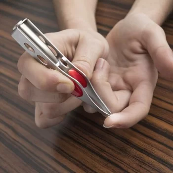 Hair Removal Tweezers with LED Lezers InnovaGoods 2