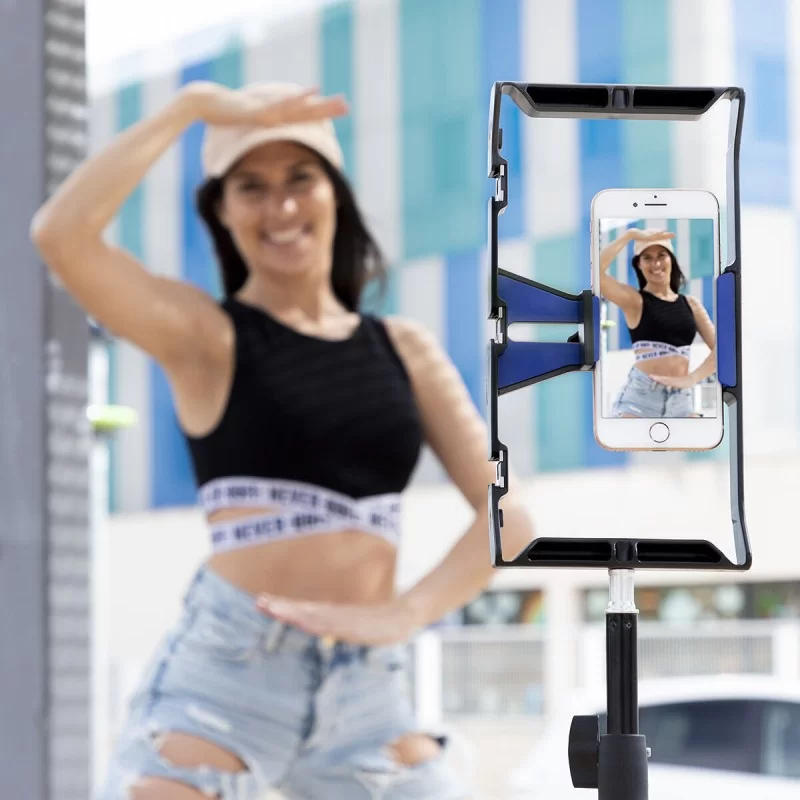 Smartphone Holder with Manual Stabiliser...