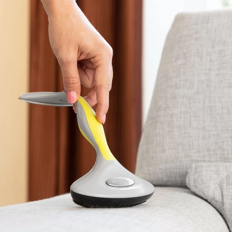 4-in-1 Lint Remover Brush with Accessories...