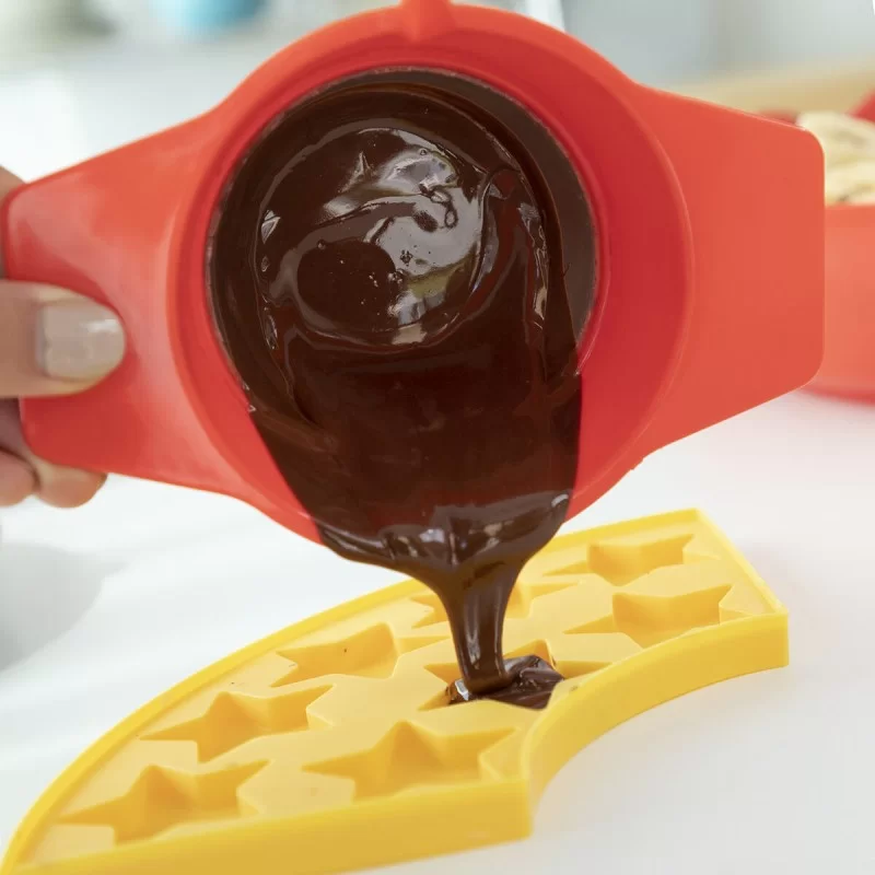 2-in 1-Jelly Bean and Chocolate Fondue Machine...