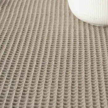 Table Runner Muaré Waffle Walnut 45 x 140 cm 2