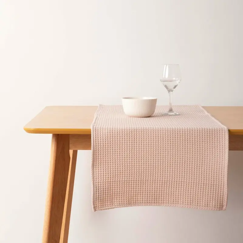 Table Runner Muaré Waffle Light Pink 45 x 140 cm
