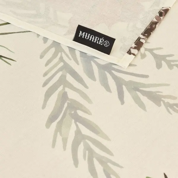 Stain-proof resined tablecloth Muaré Christmas Flowers 300 x 140 cm