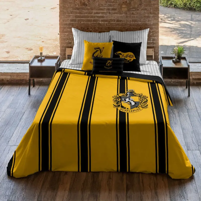 Nordic cover Harry Potter Hufflepuff Yellow...
