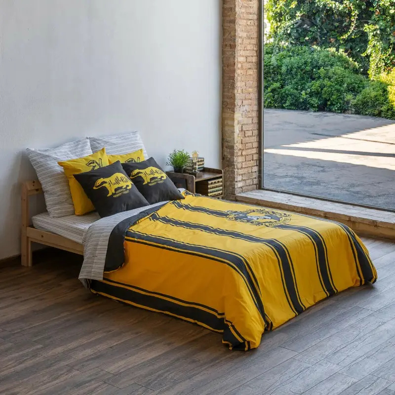 Nordic cover Harry Potter Hufflepuff Yellow...